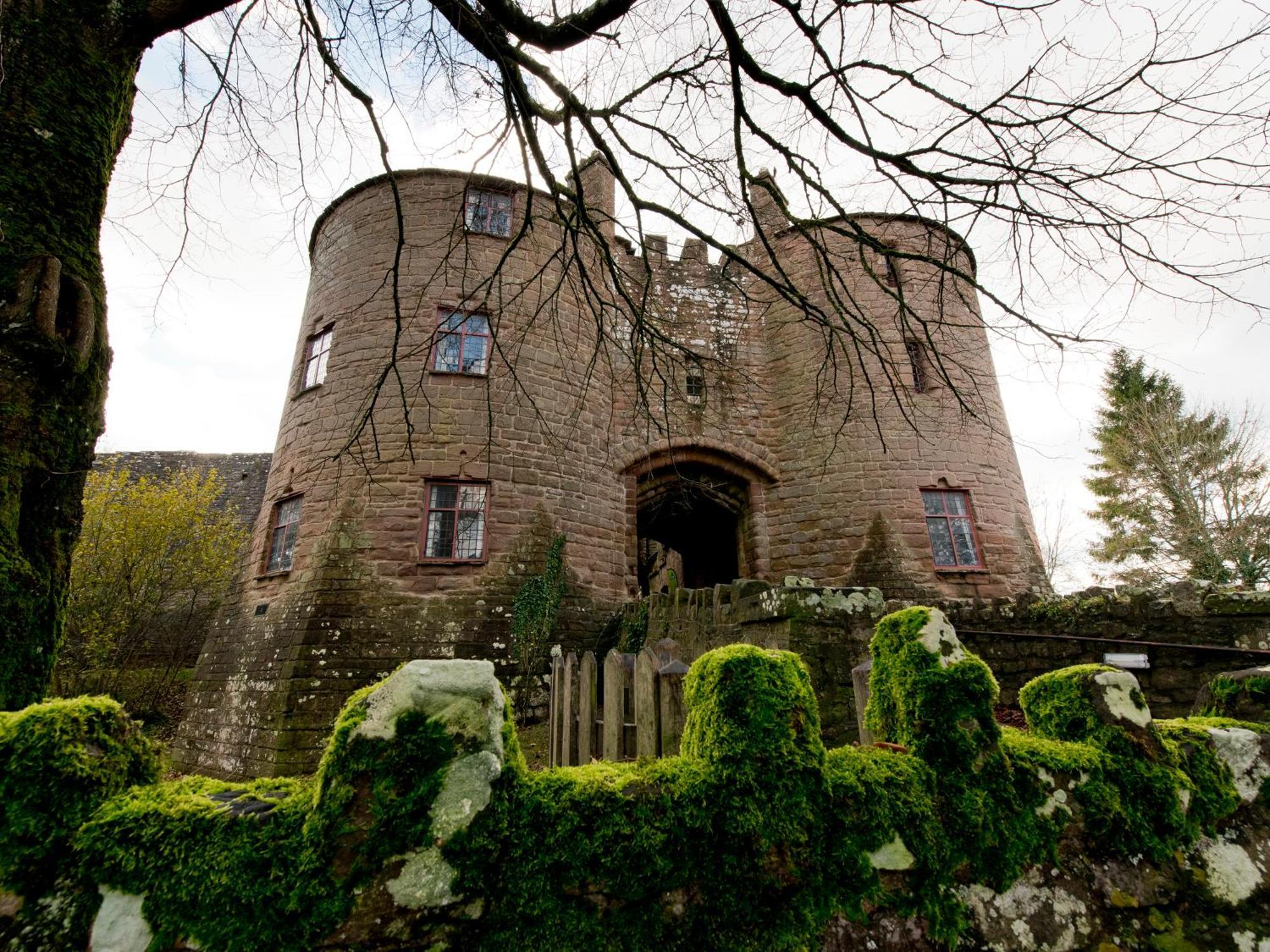 Yha St Briavels Castle Hostel Saint Briavels ภายนอก รูปภาพ